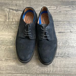 Clarks black suede oxford’s